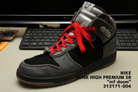 NIKE DUNK HIGH PREMIUM SB MF DOOM 313171-004 NIKE DUNK HIGH PREMIUM SB MF DOOM 313171-004