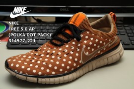 NIKE FREE 5.0 AP POLKA DOT PACK 314577-221 NIKE FREE 5.0 AP POLKA DOT PACK 314577-221