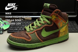 NIKE DUNK HIGH PRO SB DE LA SOUL 305050-231 NIKE DUNK HIGH PRO SB DE LA SOUL 305050-231