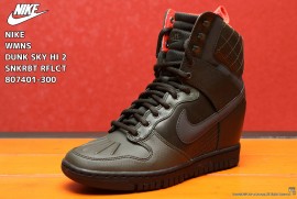NIKE WMNS DUNK SKY HI 2 SNKRBT RFLCT 807401-300
